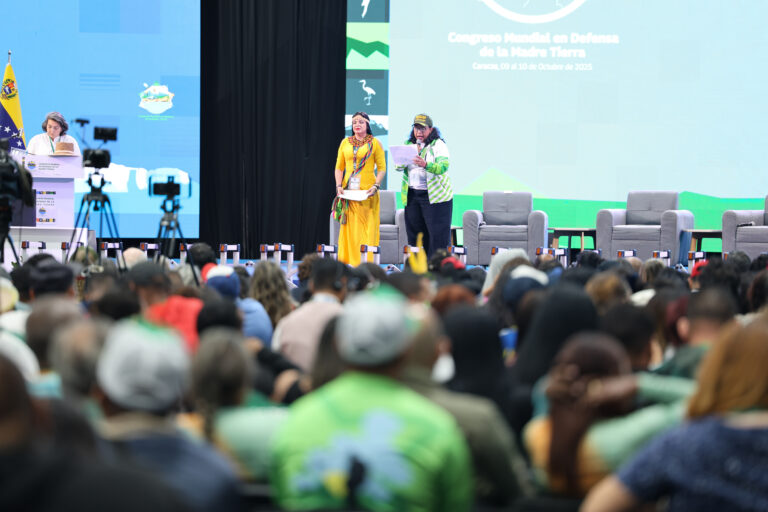 Delegaciones de más de 60 países comparten conclusiones tras debate en Congreso Mundial en Defensa de la Madre Tierra