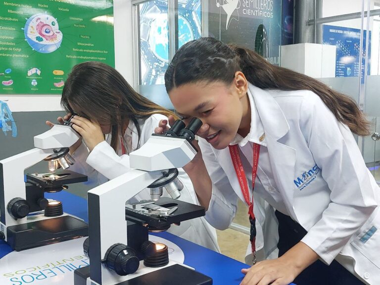 Jóvenes de La Guaira participan en Ruta Científica