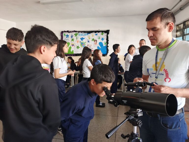 Estudiantes merideños conectan con la ciencia