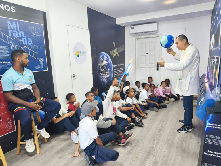 Centro Didáctico para la Enseñanza de las Ciencias despierta curiosidad científica en jóvenes mirandinos