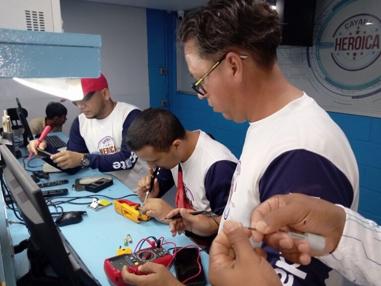 Sucre | Brigadistas de Cayapa Heroica recuperan equipos médicos del ambulatorio de Miramar