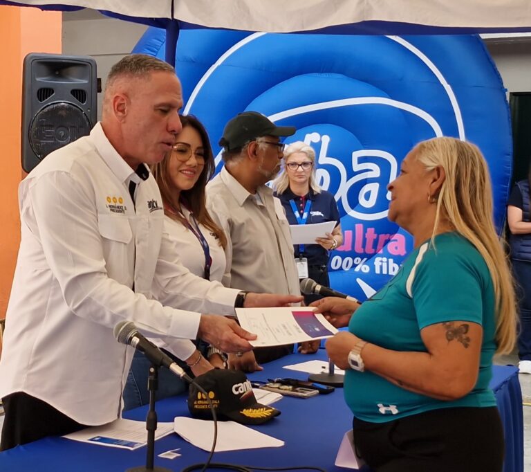 Habitantes de Casalta III celebran la llegada de Aba Ultra 4