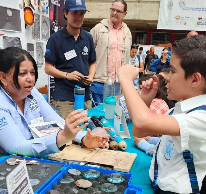 Avanza XXV Encuentro con la Física, Química, Matemática y Biología en Mérida