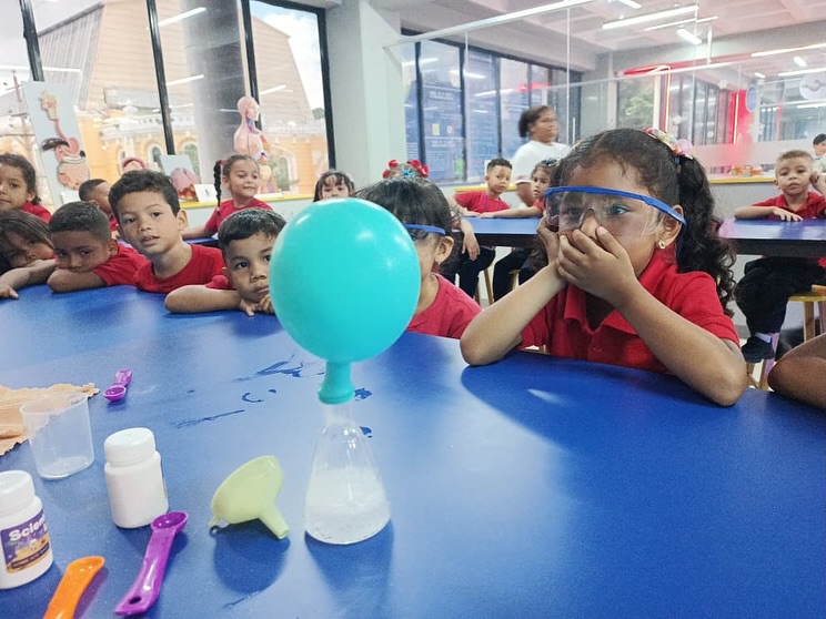 Estudiantes de educación inicial disfrutan de la ruta del conocimiento en Carabobo