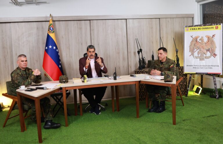 Presidente Nicolás Maduro resalta cohesión pueblo y FANB en ejercicios militares para la defensa de la paz