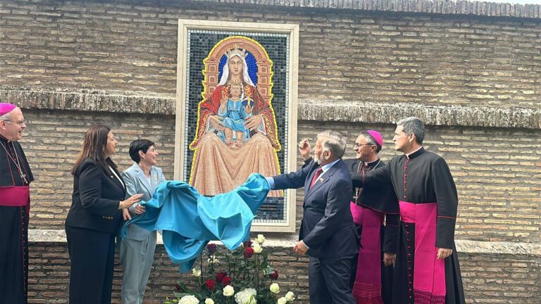 Inaugurado mural en honor a la Virgen de Coromoto en los Jardines del Vaticano