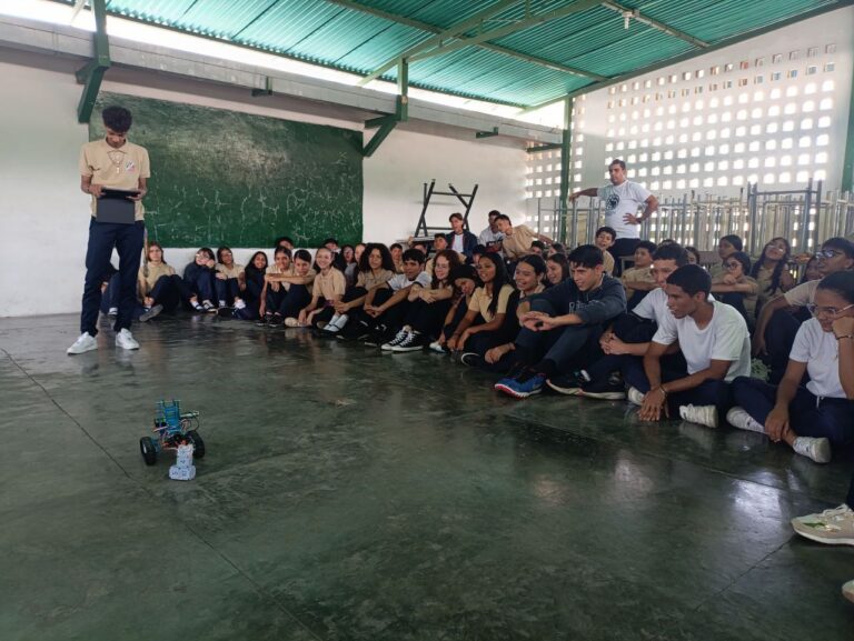 Más de 600 estudiantes del Liceo Antonio José Pacheco de Trujillo disfrutaron de jornada científica