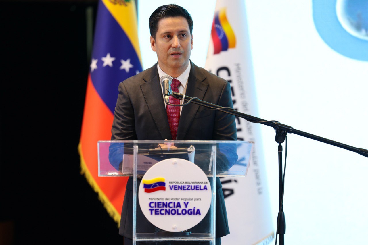 Venezuela reafirma lazos en materia espacial con China y Rusia