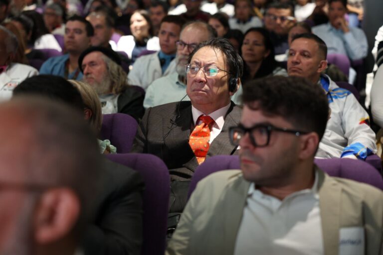 photo_5109832436299795316_y