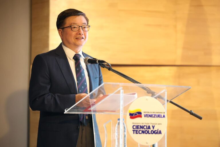 photo_5109832436299795339_y