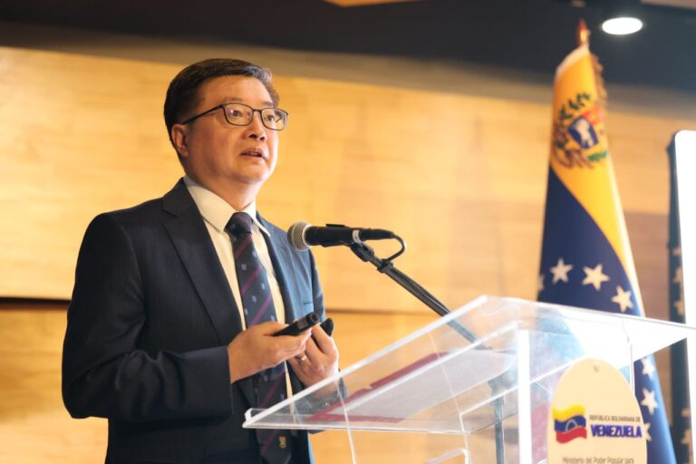 photo_5109832436299795340_y