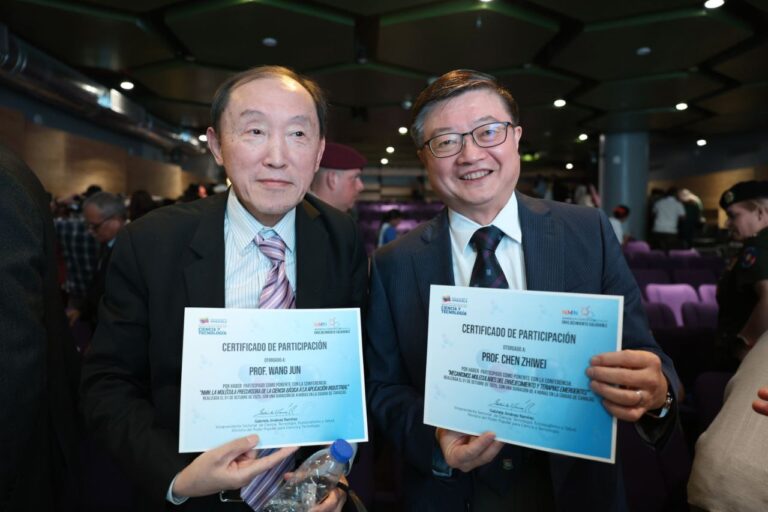 photo_5111926481964698479_y