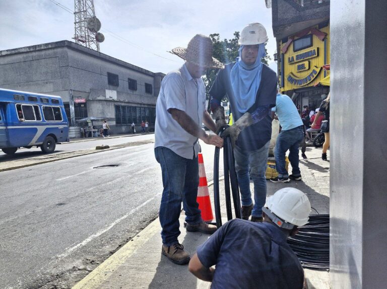 3-Inicia construcción de redes de fibra óptica en el Casco Central de Maturín
