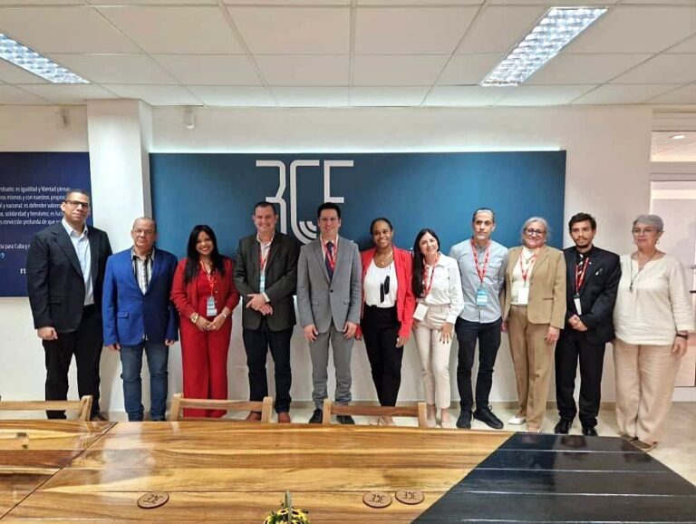 Autoridades venezolanas visitan Parque Científico y Tecnológico de La Habana (3CE)