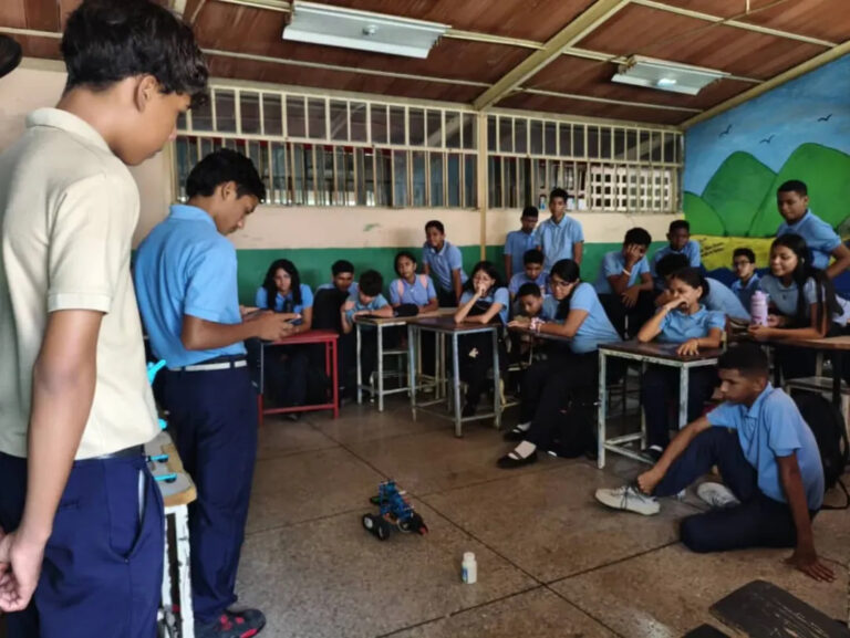 Estudiantes mención aduana se capacitan con el Programa Nacional Semilleros Científicos