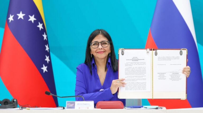 Venezuela firma protocolos con Rusia para el desarrollo de vacunas contra el cáncer