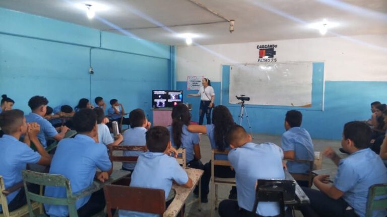 Bolívar | Plan de Territorialización Semilleros Científicos aborda 281 estudiantes del municipio Caroní