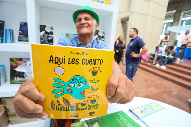 Mincyt promueve literatura infantil en Feria del Libro de Caracas