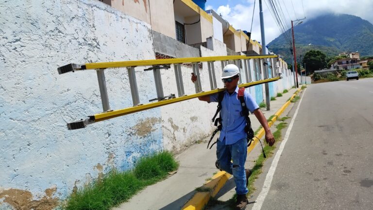 La Guaira | Plan de Modernización Tecnológica de Cantv beneficia al urbanismo Los Corales