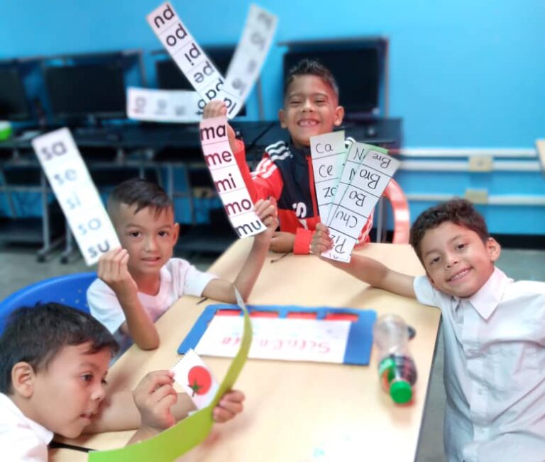 Niños barquisimetanos usan el reciclaje en jornada formativa de Infocentro