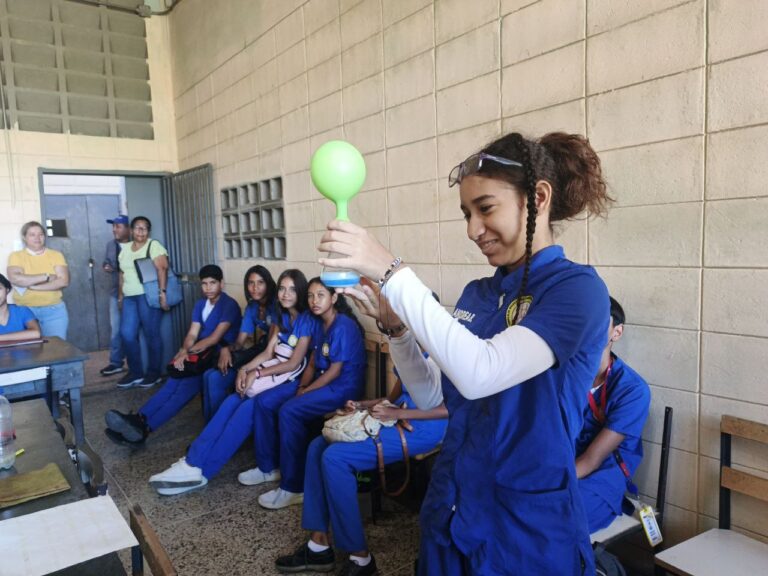 Más de 250 estudiantes de Sucre participan en despliegue de los semilleros científicos