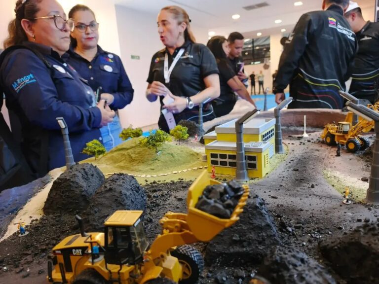 Inzit reafirma compromiso con la ciencia y la minería ecológica en el Congreso Internacional del Carbón 2025