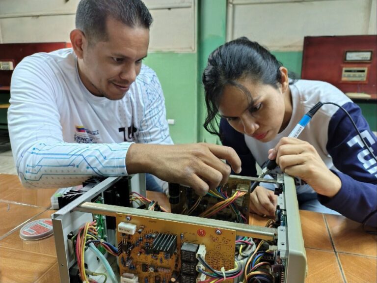 Sucre | Cayapa Heroica optimiza equipos técnicos en Fe y Alegría de La Llanada