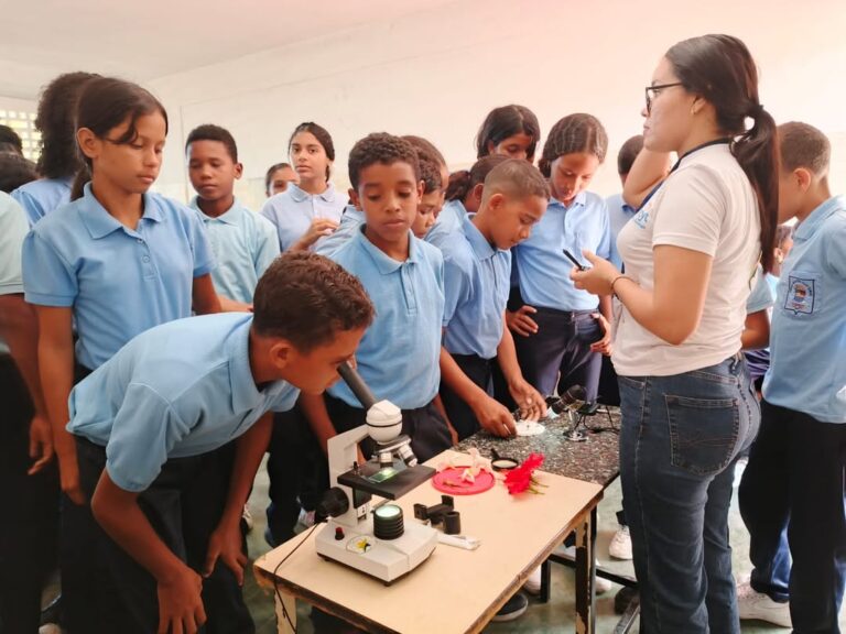 Semilleros Científicos activan jornada de aprendizaje en Ocumare de la Costa
