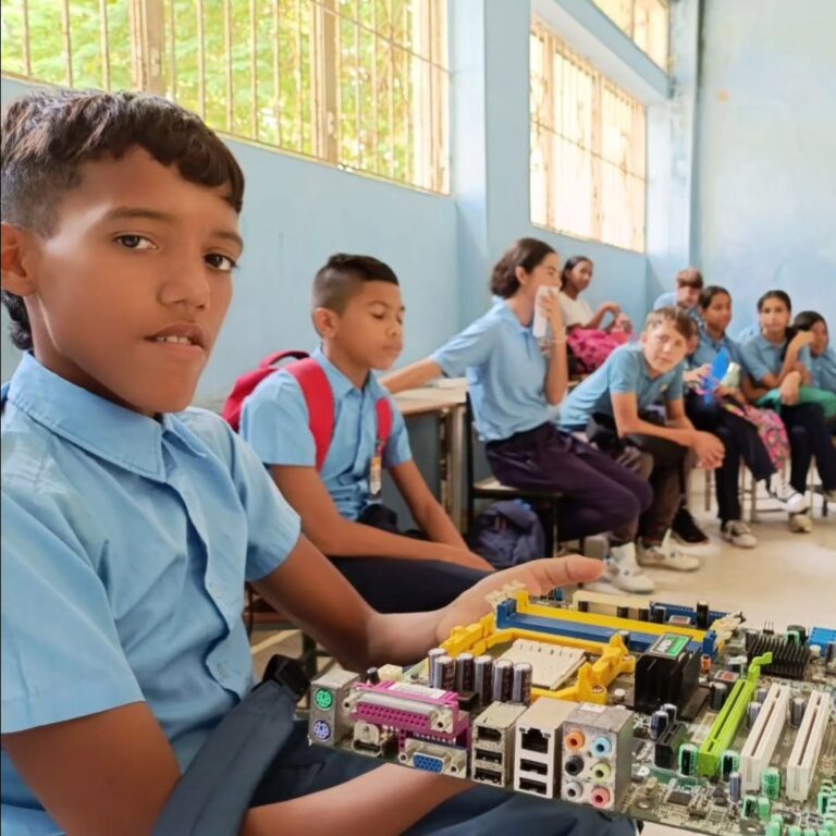 SaveClip.App_583893267_18219040318308300_5452024606618111714_n