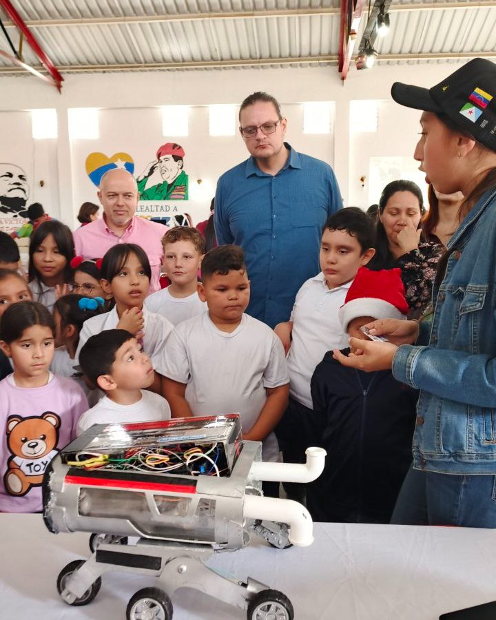Merideños exploran la ciencia en jornada de la Cidata