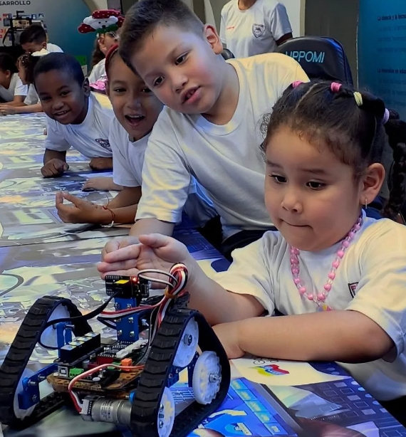 Ruta científica siembra curiosidad y conocimiento en estudiantes de Anzoátegui