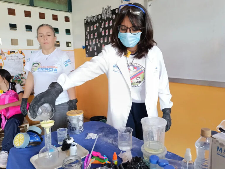 Realizan jornada científica en liceo Aquiles Nazoa de Trujillo