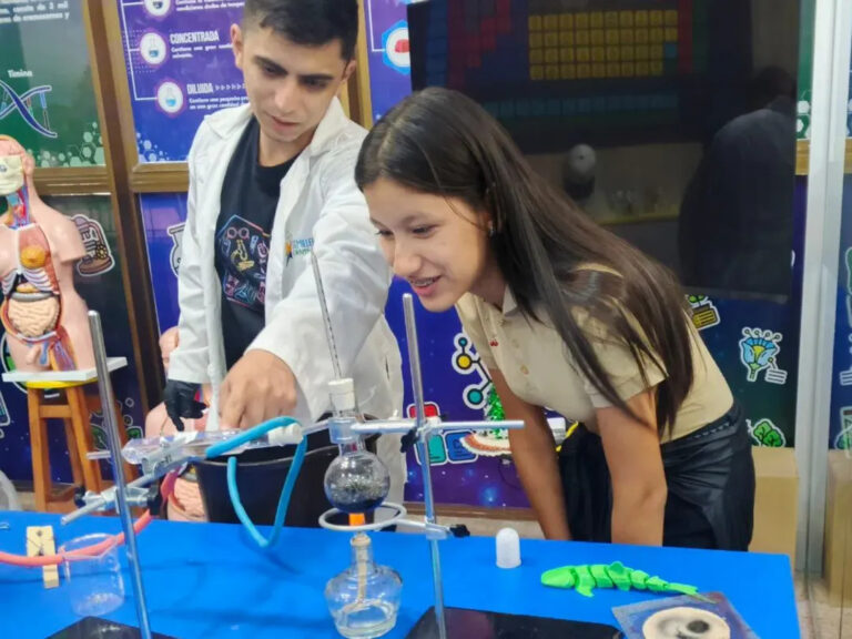 Estudiantes de Yaracuy se interesan por la astronomía en Ruta Científica