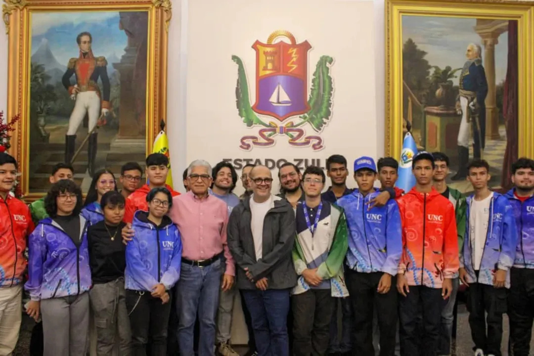 Estudiantes zulianos rumbo a la Universidad de las Ciencias Dr. Humberto Fernández – Morán