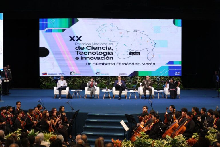 Cendit recibe doble galardón por liderar la tecnología cuántica y la defensa nacional