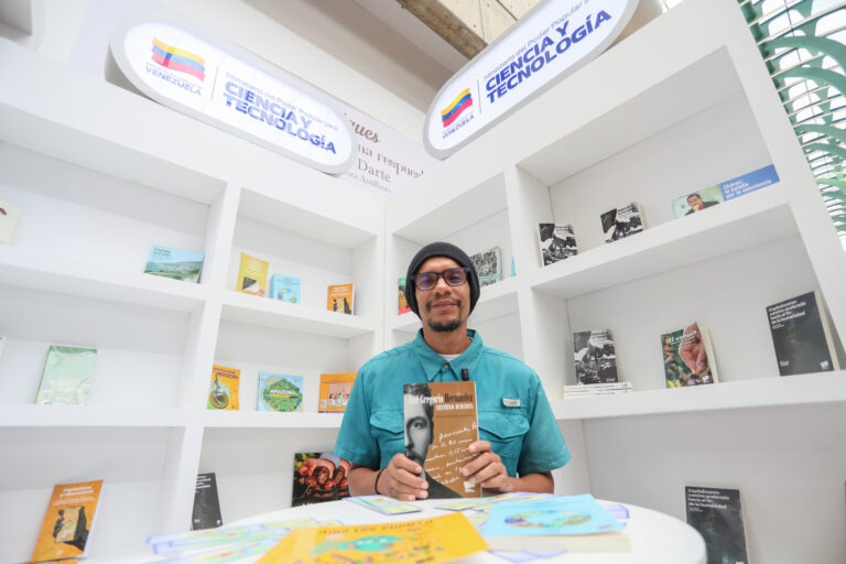 Textos del Mincyt destacan por sus aportes científicos y humanistas en la Feria del Libro de Caracas