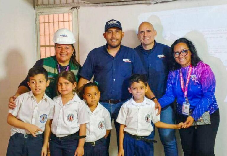 Cantv impulsa la educación en telecomunicaciones en la Unidad Educativa Santa Marta de Maracay