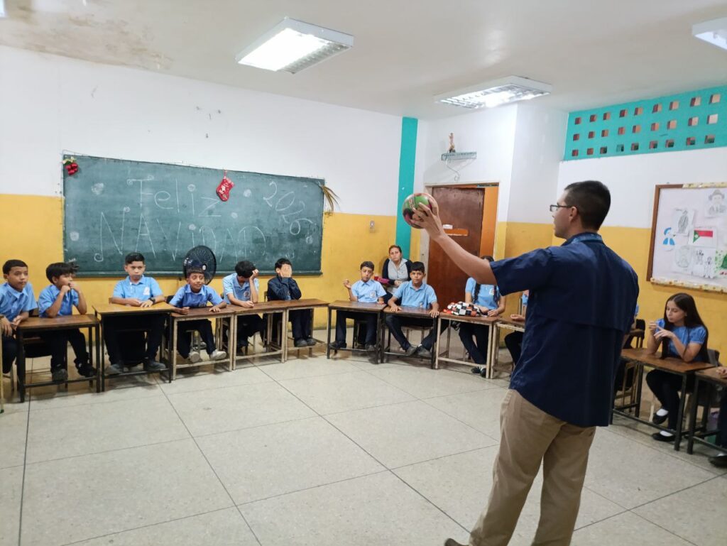 photo_4911591121171974971_y