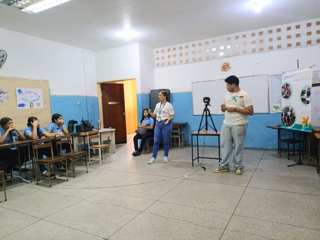 photo_4911591121171974986_y