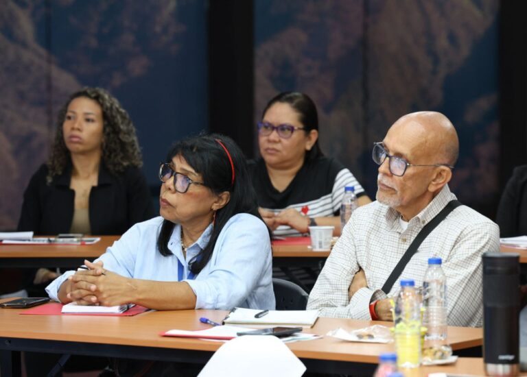 photo_4920457342420192056_y