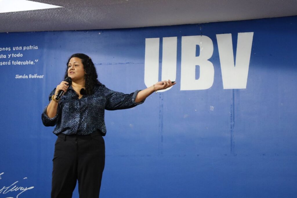 photo_4945099665741384541_y