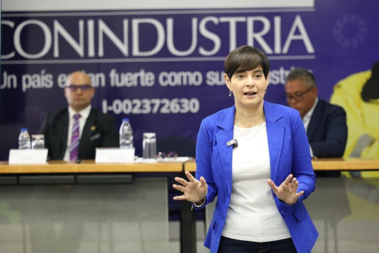 Mincyt y Conindustria celebran encuentro para potenciar capacidades científico– tecnológicas