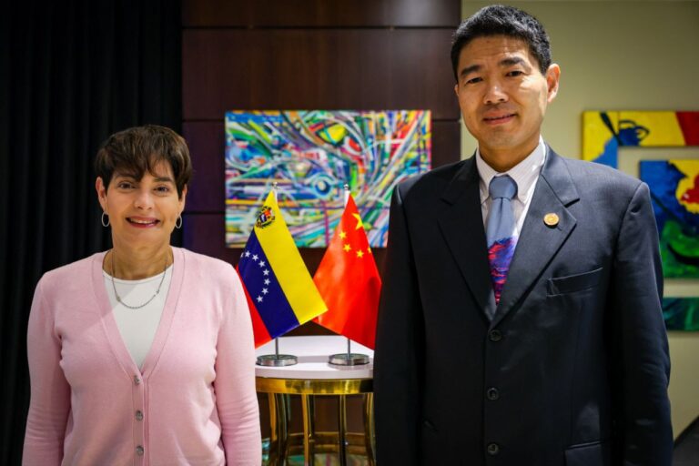 photo_4970280590846397214_y