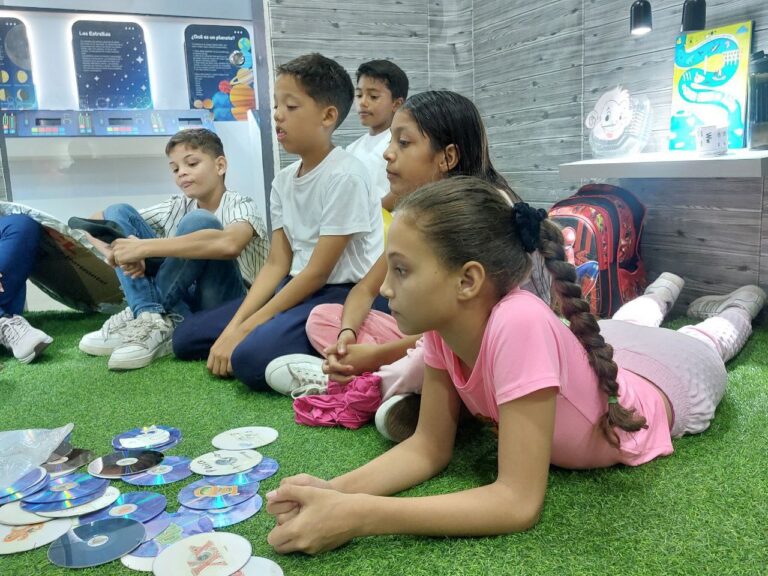 photo_4971978954059221843_y