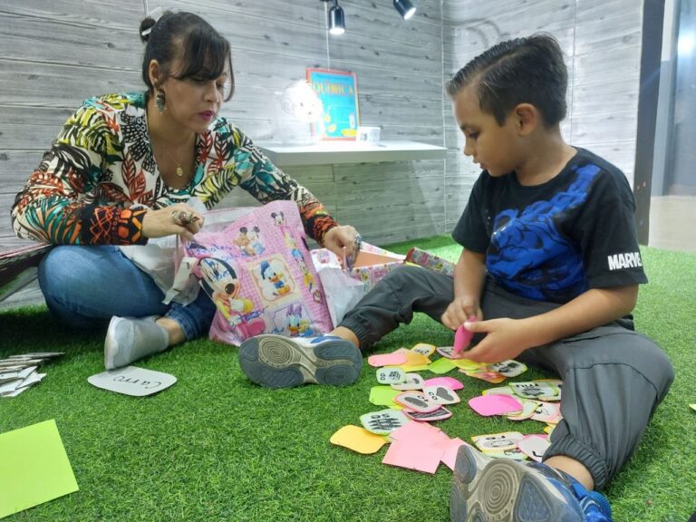 photo_4971978954059221847_y