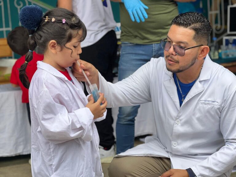 Preescolares de Mérida participan en Mini Feria de Ciencias