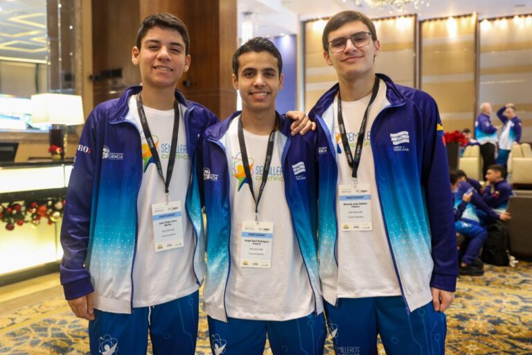 photo_4994790556160428811_y