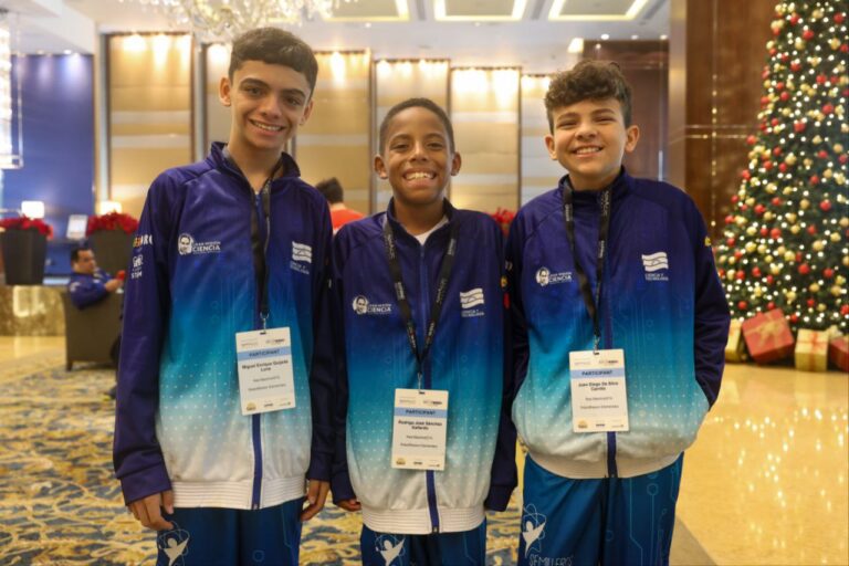 photo_4994790556160428815_y