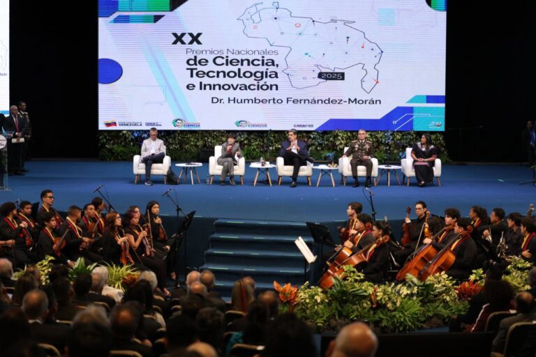 Presidente Maduro entrega Premios Nacionales de Ciencia, Tecnología e Innovación