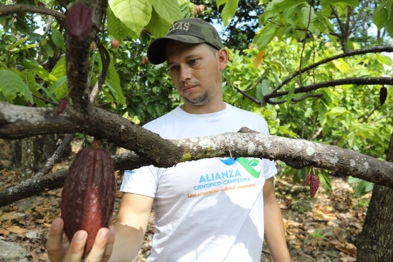 Programa de Formación de Maestras y Maestros Agrícolas inicia con 120 productores merideños